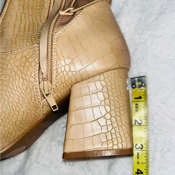 Tan Knee-High Lace-Up Boots sz 9 NEW - Picture 8 of 10